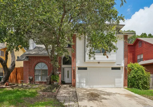 Photo 3 of Single family home for sale at 16922 Vista Briar Dr, San Antonio, TX 78247 | MLS# 1993275 | Listing updated on 2026-09-11