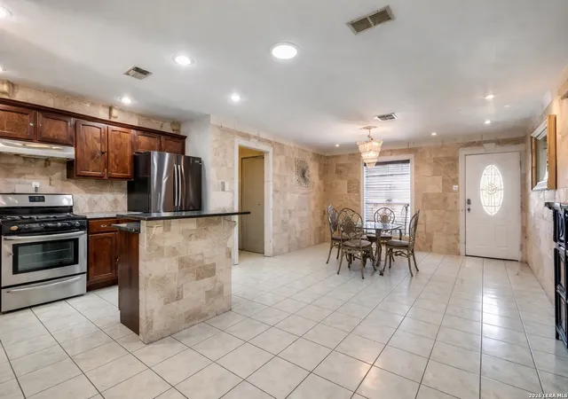 Homes for sale in San Antonio, TX | 9334 Cliff Way St, San Antonio, TX 78250 | MLS# 1993306