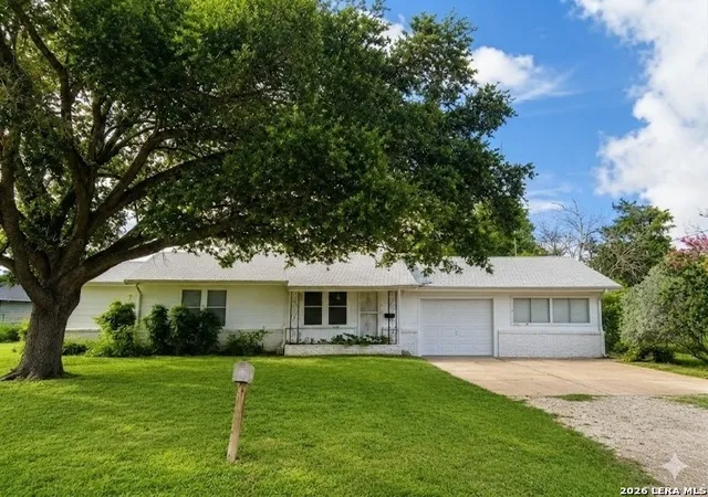 Homes for sale in Jourdanton, TX | 1106 Palm, Jourdanton, TX 78026 | MLS# 1993312