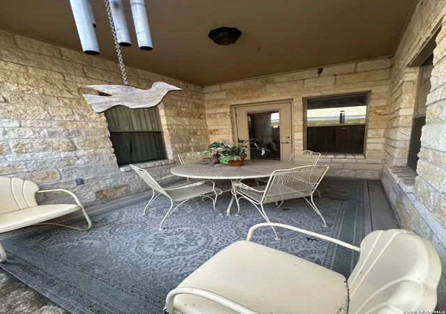 10th image of 15 Leona Hts, Uvalde, TX 78801 | MLS# 1993319