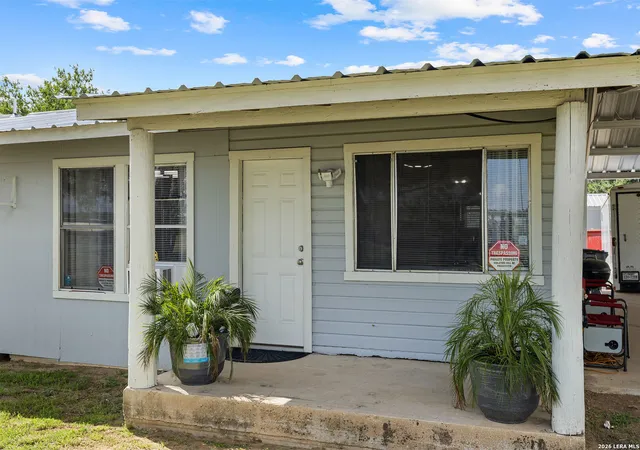 3rd image of 13950 Ih 35, Moore, TX 78057 | MLS# 1993332