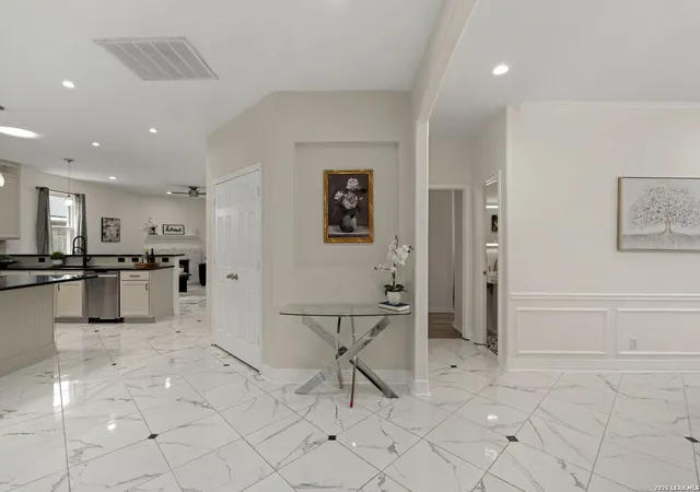 Photo 4 of Single family home for sale at 168 Niemietz Cv, Cibolo, TX 78108 | MLS# 1993353 | Listing updated on 2026-09-12