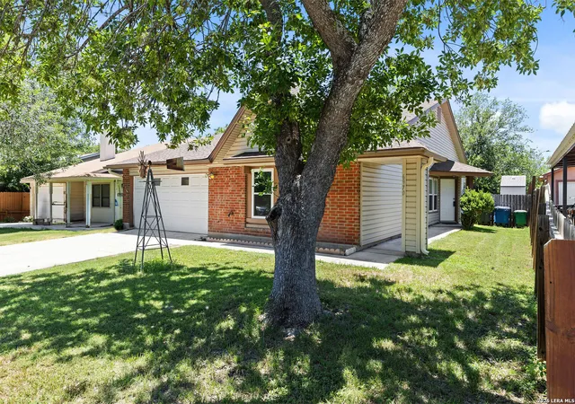 Photo 4 of Sale Pending at 6970 Country Dawn, San Antonio, TX 78240 | MLS# 1993356 | Listing updated on 2026-08-28