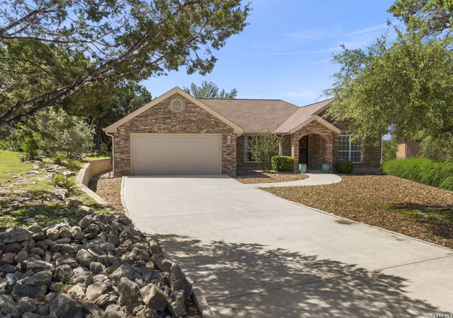 Photo 4 of Single family home for sale at 145 Schlamp Bay, Canyon Lake, TX 78133 | MLS# 1993401 | Listing updated on 2026-08-12