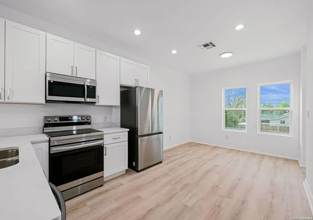 4th image of 1303 Essex St, San Antonio, TX 78210