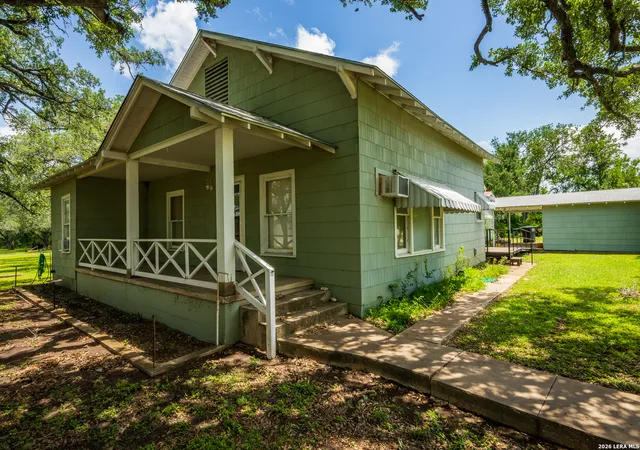 2nd image of 502 S Orange St, Sabinal, TX 78881 | MLS# 1993451