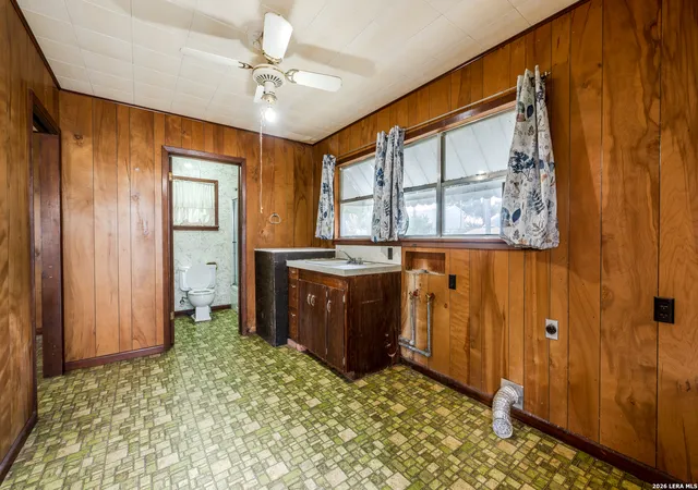 37th image of 502 S Orange St, Sabinal, TX 78881 | MLS# 1993451