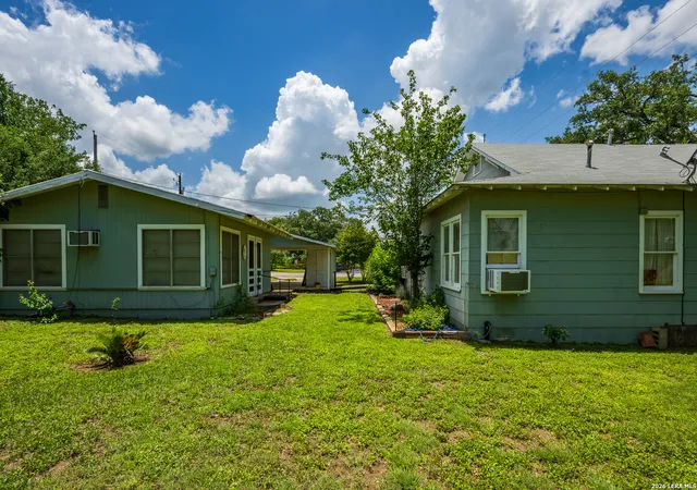 4th image of 502 S Orange St, Sabinal, TX 78881 | MLS# 1993451