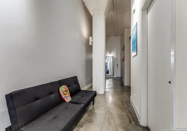 4th image of 1401 S Flores St #206, San Antonio, TX 78204 | MLS# 1993467