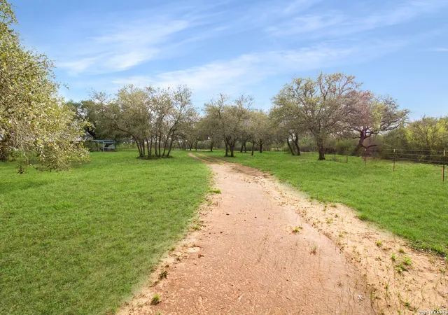 Homes for sale in Beeville, TX | 164 Bobwhite Trl, Beeville, TX 78102 | MLS# 1993489