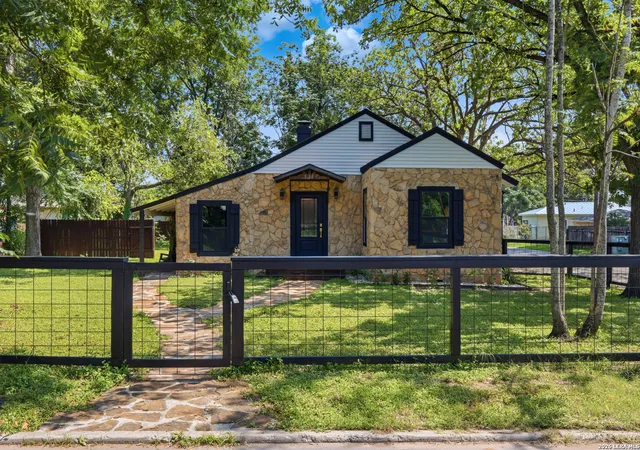 1st image of 520 Frost Street, San Antonio, TX 78201 | MLS# 1993498