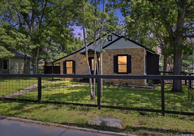 4th image of 520 Frost Street, San Antonio, TX 78201 | MLS# 1993498