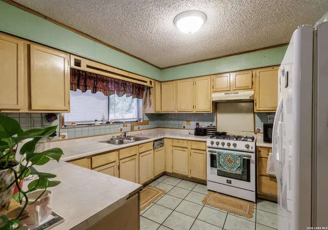 5th image of 1107 E San Antonio St, Pearsall, TX 78061 | MLS# 1993516
