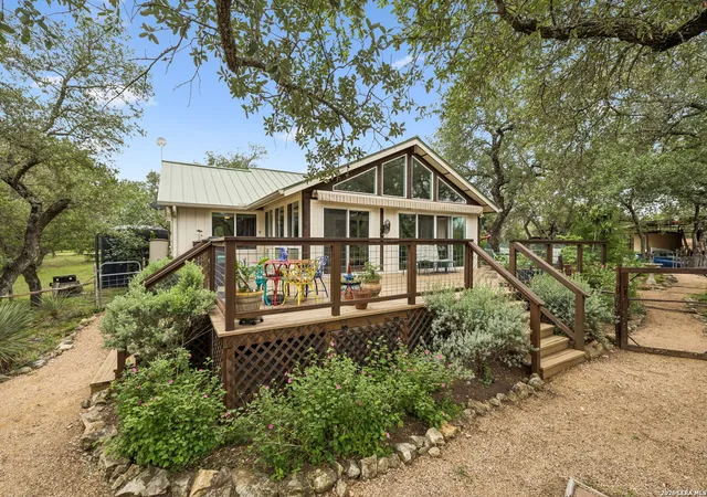 2nd image of 300 Bluff Rd, Spicewood, TX 78669 | MLS# 1993549