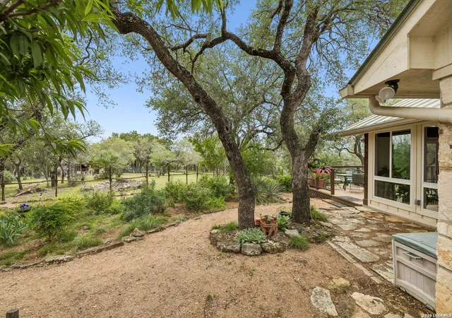 3rd image of 300 Bluff Rd, Spicewood, TX 78669 | MLS# 1993549