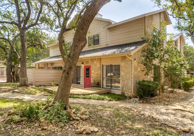 Photo 2 of Sale Pending at 829 W Bitters Rd #APT 501, San Antonio, TX 78216 | MLS# 1993560 | Listing updated on 2026-09-10