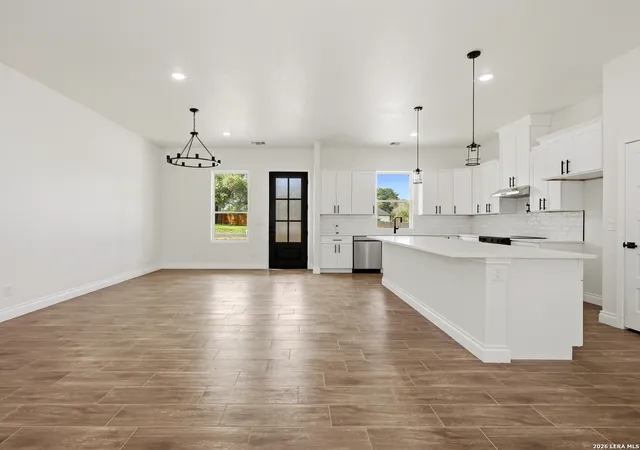 3rd image of 4807 Blue Beech Dr, Elmendorf, TX 78112 | MLS# 1993589
