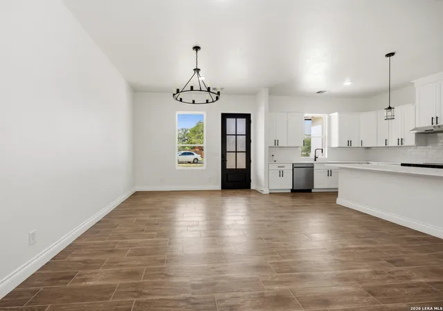 5th image of 4807 Blue Beech Dr, Elmendorf, TX 78112 | MLS# 1993589