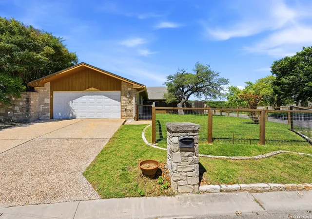 Homes for sale in Kerrville, TX | 2420 Birkdale Ln, Kerrville, TX 78028 | MLS# 1993593