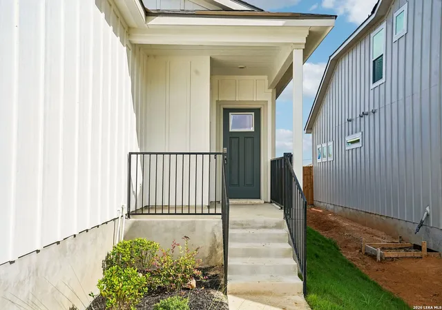 Photo 4 of Single family home for sale at 750 Whitman, New Braunfels, TX 78130 | MLS# 1993597 | Listing updated on 2026-09-14