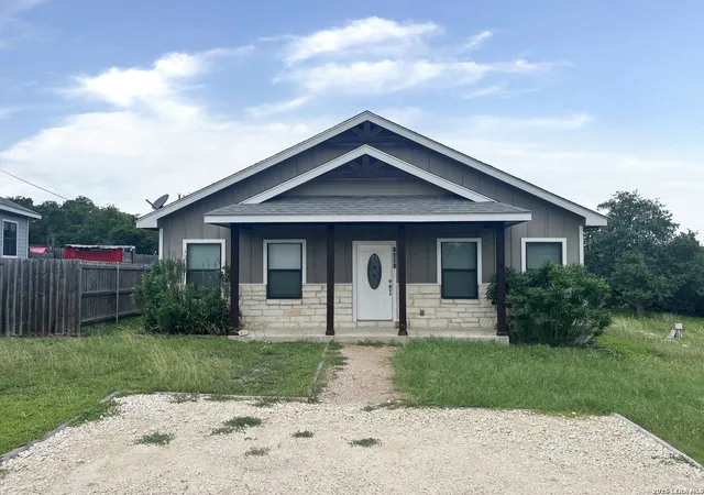 Photo 2 of Single family home for sale at 1491 Live Oak Dr, Spring Branch, TX 78070 | MLS# 1993653 | Listing updated on 2026-09-20