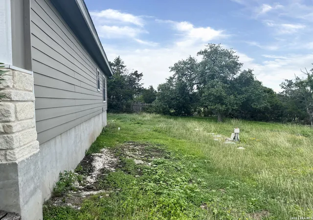 Photo 4 of Single family home for sale at 1491 Live Oak Dr, Spring Branch, TX 78070 | MLS# 1993653 | Listing updated on 2026-09-20