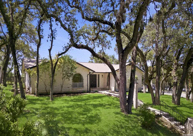 Photo 3 of Sale Pending at 2803 Deer Ledge St, San Antonio, TX 78230 | MLS# 1993668 | Listing updated on 2026-08-20