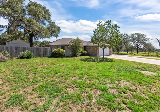 Homes for sale in Devine, TX | 302 Bain Dr, Devine, TX 78016 | MLS# 1993670