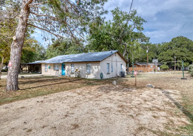 4th image of 100 Pineview, Concan, TX 78838 | MLS# 1993677