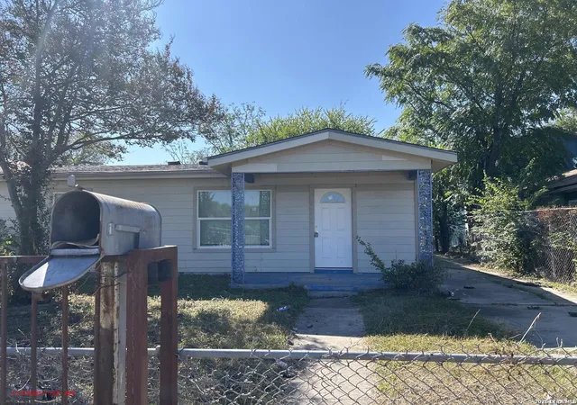 Homes for sale in San Antonio, TX | 2618 Lombrano St, San Antonio, TX 78228 | MLS# 1993682