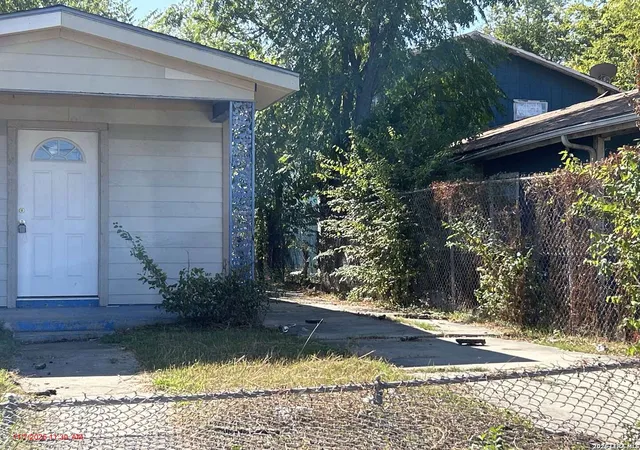 Homes for sale in San Antonio, TX | 2618 Lombrano St, San Antonio, TX 78228 | MLS# 1993682
