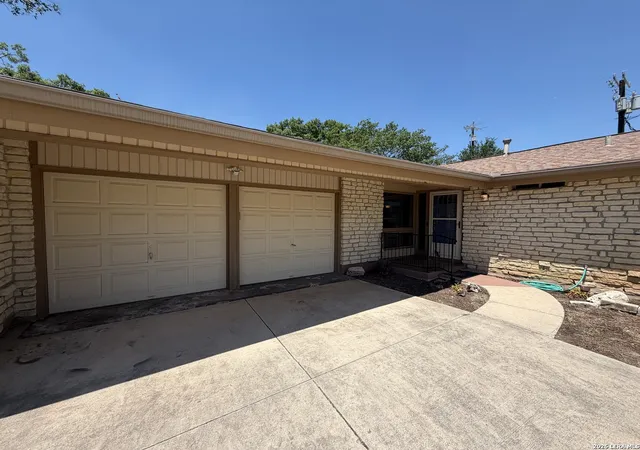 Homes for sale in Live Oak, TX | 7821 Village Oak Dr, Live Oak, TX 78233 | MLS# 1993694