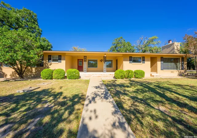 Homes for sale in Kerrville, TX | 133 Royal Oaks, Kerrville, TX 78028 | MLS# 1993709