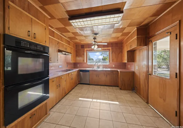 5th image of 133 Royal Oaks, Kerrville, TX 78028 | MLS# 1993709
