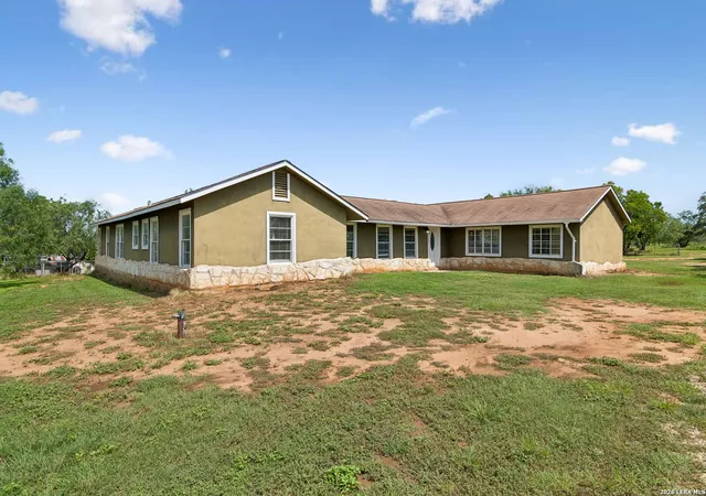 3rd image of 7627 Triple Oaks Dr, San Antonio, TX 78263 | MLS# 1993726
