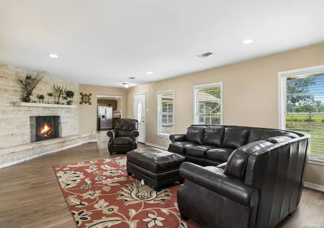4th image of 7627 Triple Oaks Dr, San Antonio, TX 78263 | MLS# 1993726