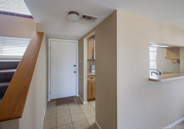 4th image of 1101 Parkview Dr #B15, Canyon Lake, TX 78133 | MLS# 1993743