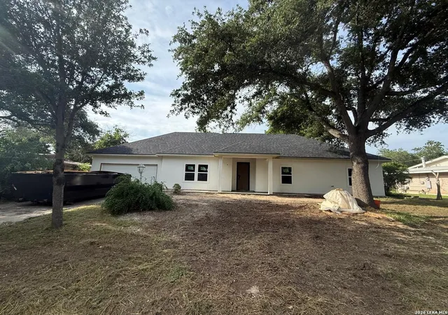 2nd image of 421 Faircrest Dr, Windcrest, TX 78239 | MLS# 1993758