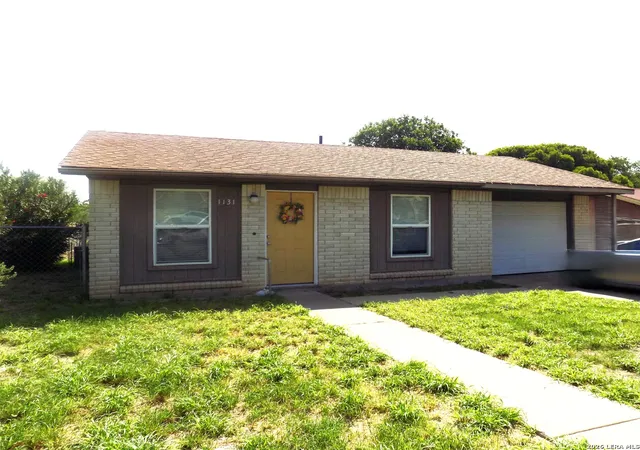 Photo 3 of Sale Pending at 1131 Kiriaka Dr, Eagle Pass, TX 78852 | MLS# 1993792 | Listing updated on 2026-07-31