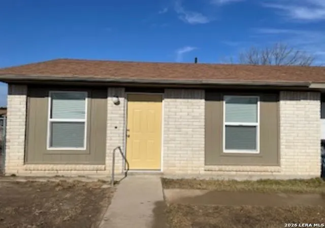 Photo 4 of Sale Pending at 1131 Kiriaka Dr, Eagle Pass, TX 78852 | MLS# 1993792 | Listing updated on 2026-07-31