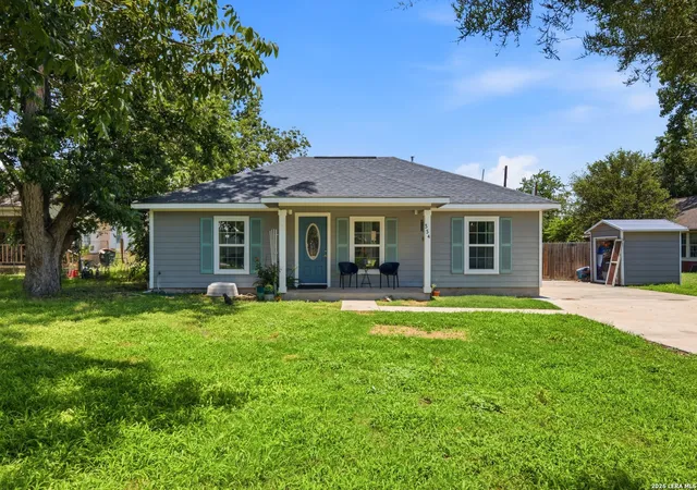 Homes for sale in Luling, TX | 554 W Austin, Luling, TX 78648 | MLS# 1993814