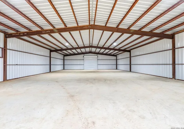 4th image of 7746 Fm 537, Floresville, TX 78114 | MLS# 1993820