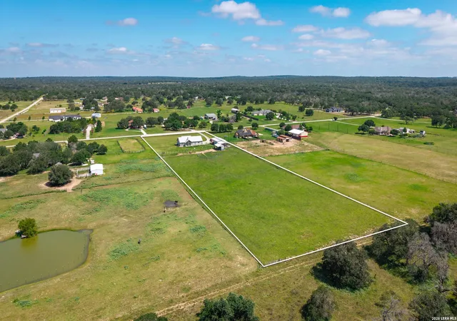 Photo 3 of Single family home for sale at 247 S Palo Alto, Floresville, TX 78114 | MLS# 1993838 | Listing updated on 2026-08-03