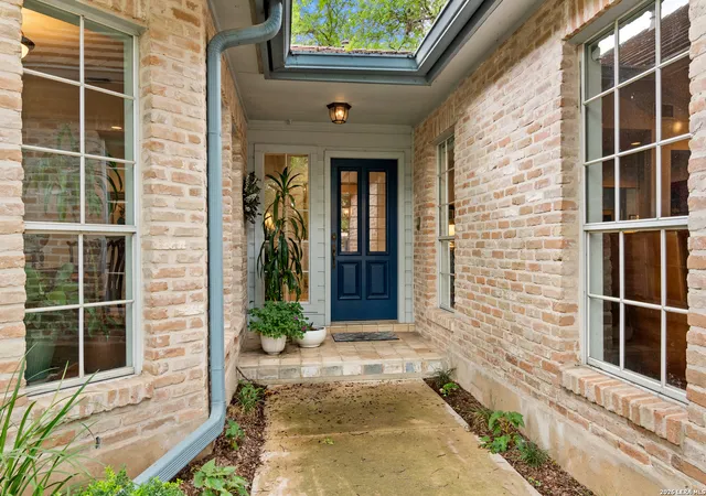 Photo 3 of Single family home for sale at 6 Plum Ln, San Antonio, TX 78218 | MLS# 1993897 | Listing updated on 2026-08-12