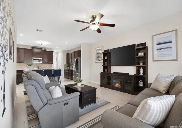 17th image of 135 Meadow Valley Dr, Conroe, TX 77384 | MLS# 1993917
