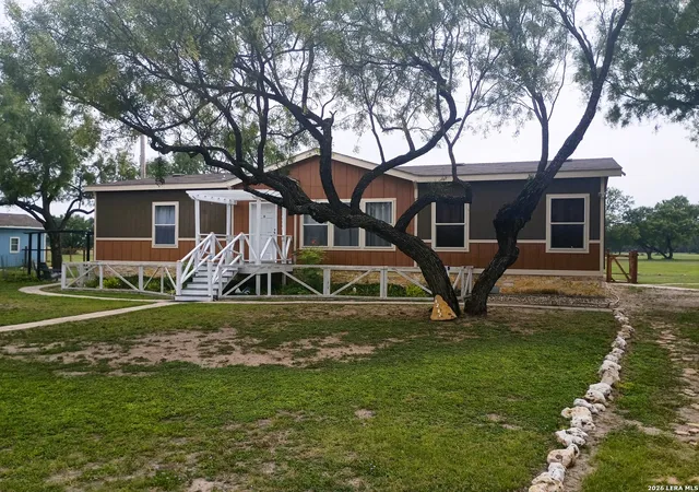 Homes for sale in Brackettville, TX | 1282 Fort Clark Rd, Brackettville, TX 78832 | MLS# 1993918