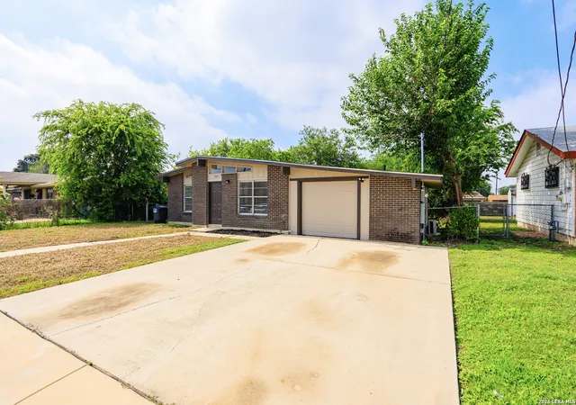 Photo 2 of Sale Pending at 266 Bangor Dr, San Antonio, TX 78228 | MLS# 1993919 | Listing updated on 2026-08-21