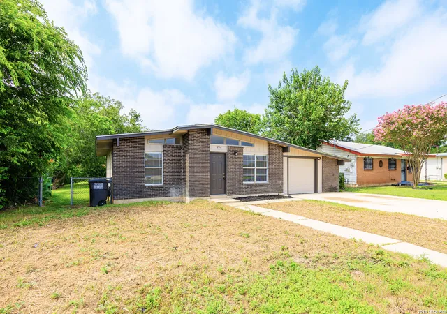 Photo 3 of Sale Pending at 266 Bangor Dr, San Antonio, TX 78228 | MLS# 1993919 | Listing updated on 2026-08-21