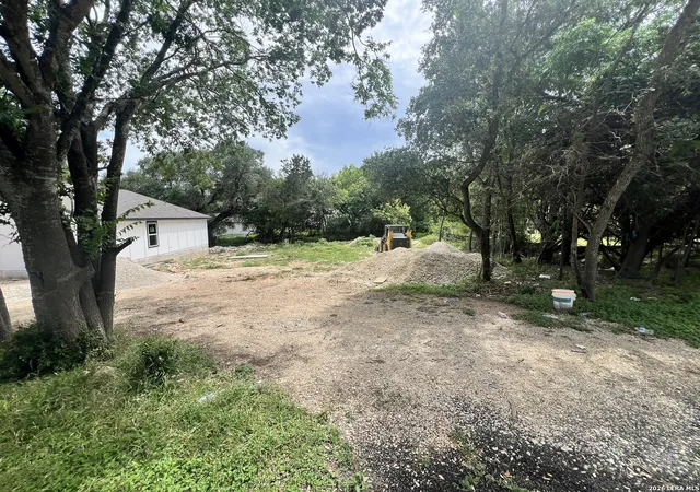 Photo 1 of Land for sale at 462 Valley View St, Canyon Lake, TX 78133 | MLS# 1993923 | Listing updated on 2026-07-03
