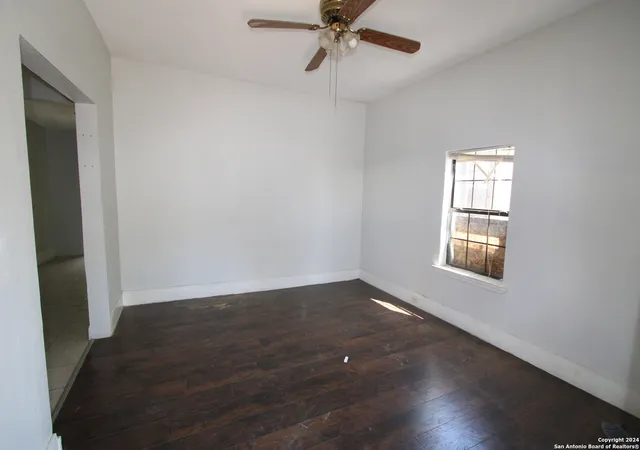 4th image of 307 E Lachapelle, San Antonio, TX 78204 | MLS# 1993926